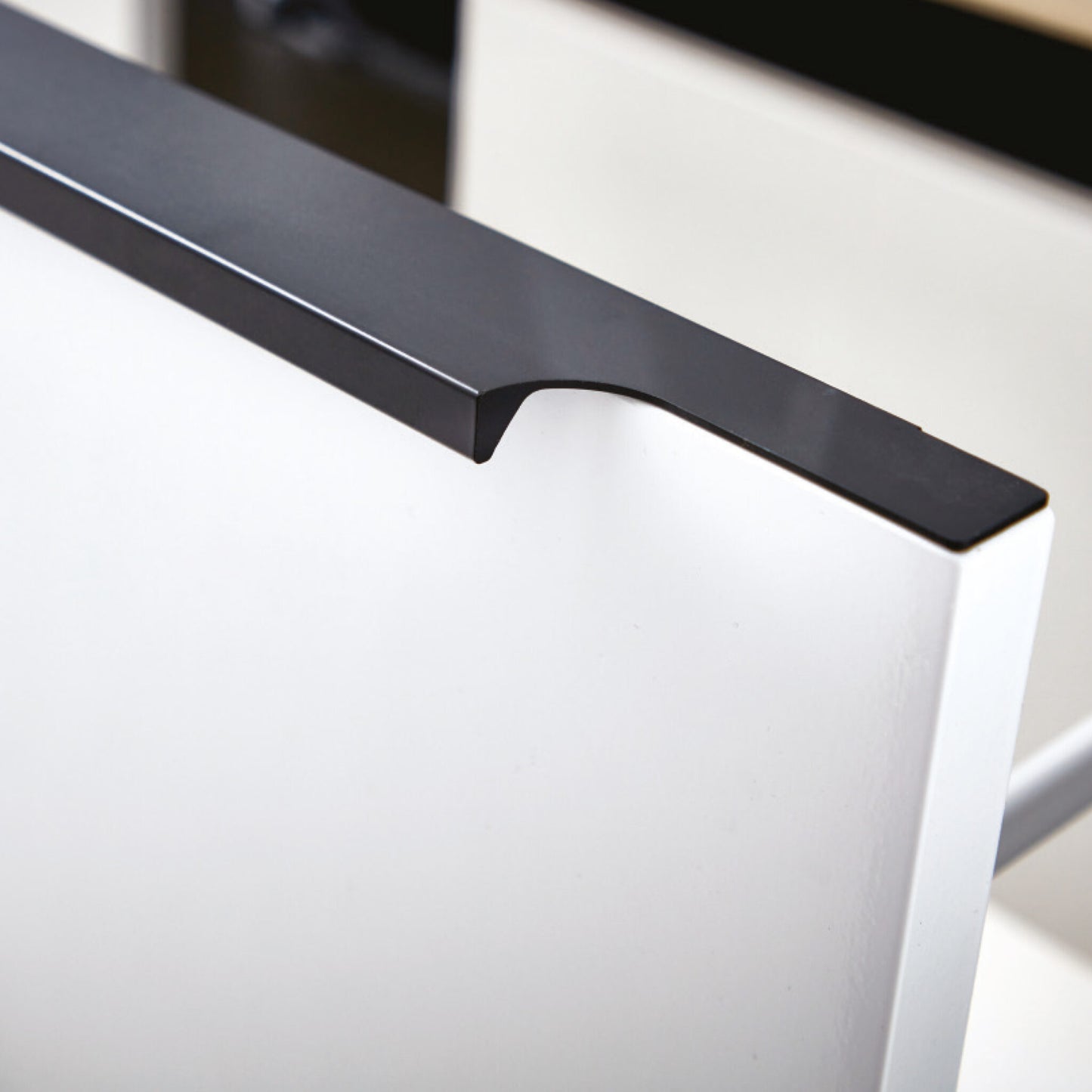 500mm Black Handle